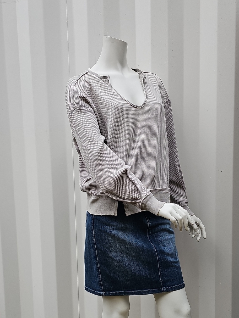 Black Tape Waffle Knit Long Sleeve Top | XS (Fits Like Medium) | Soft Oversized